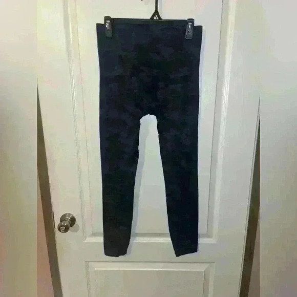 Spanx look at me now grey and black camo seamless slimming leggings size 1x - Picture 2 of 5